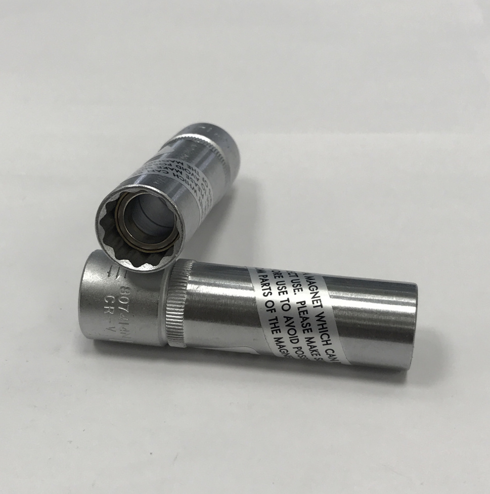 F807414M 1/2" Головка свечная, магнитная,12гран.S=14 мм